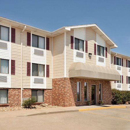 Travelodge By Wyndham Jefferson City Exterior foto
