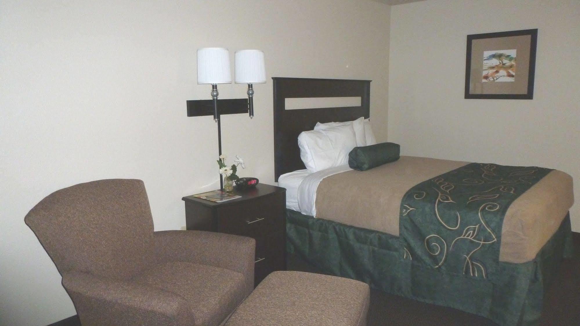Travelodge By Wyndham Jefferson City Exterior foto